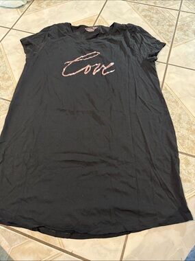 Victoria secret   'Love' Tee